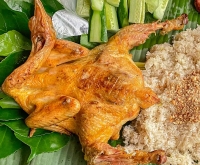 Gà Nướng Muối Kiến Vàng Gia Lai: Hương Vị Độc Đáo Núi Rừng