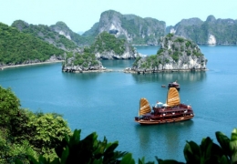 Du lịch khám phá vịnh Hạ Long