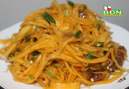 Khám phá Gỏi kiến vàng đu đủ Pleiku: Đặc sản độc đáo Tây Nguyên