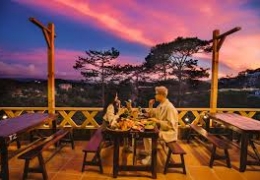 Khói Thông Đà Lạt: Nướng Ngon, View Cực Chill Cho Du Khách