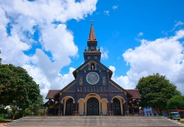 Nhà thờ gỗ Măng Đen - Biểu tượng kiến trúc độc đáo của Tây Nguyên