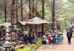 Trải nghiệm mua sắm chợ phiên bản địa tại Măng Đen