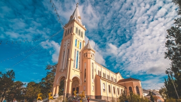 Điểm Danh Những Nhà Thờ Đẹp Tựa Châu Âu Giữa Lòng Đà Lạt