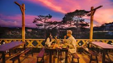 Khói Thông Đà Lạt: Nướng Ngon, View Cực Chill Cho Du Khách