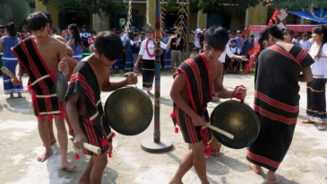 Kon Tum - Cội nguồn Văn hóa Tây Nguyên: Sử thi, cồng chiêng, bản sắc.