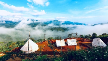 Săn mây và chụp hình quán café view núi ở Măng Đen