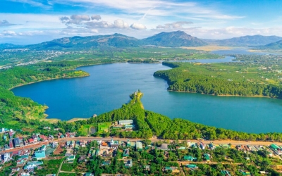 Biển Hồ Pleiku: Vẻ đẹp thanh bình giữa lòng phố núi Gia Lai