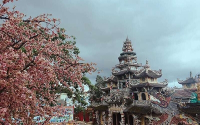 Chùa Linh Phước (Ve Chai): Khám phá kiến trúc độc nhất Việt Nam