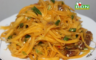 Khám phá Gỏi kiến vàng đu đủ Pleiku: Đặc sản độc đáo Tây Nguyên