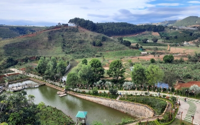 Thuý Thuận Đà Lạt: Xưởng cafe sống ảo – 