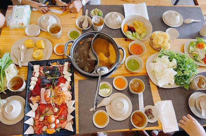 LÉGUDA Buffet Lẩu Rau Đà Lạt