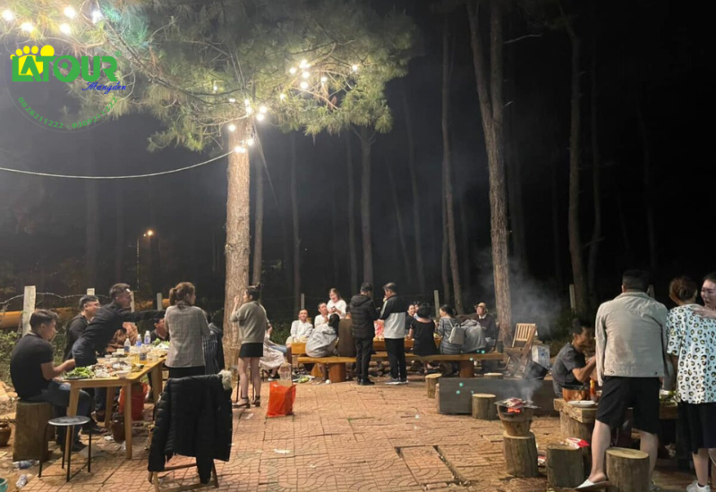 Tổ chức giao lưu tiệc BBQ với du khách tại khách sạn Bạch Dương