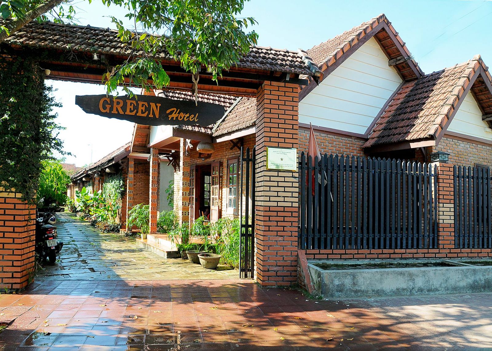 Green Hotel Kon Tum