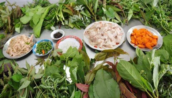 Lẩu lá rừng Pleiku