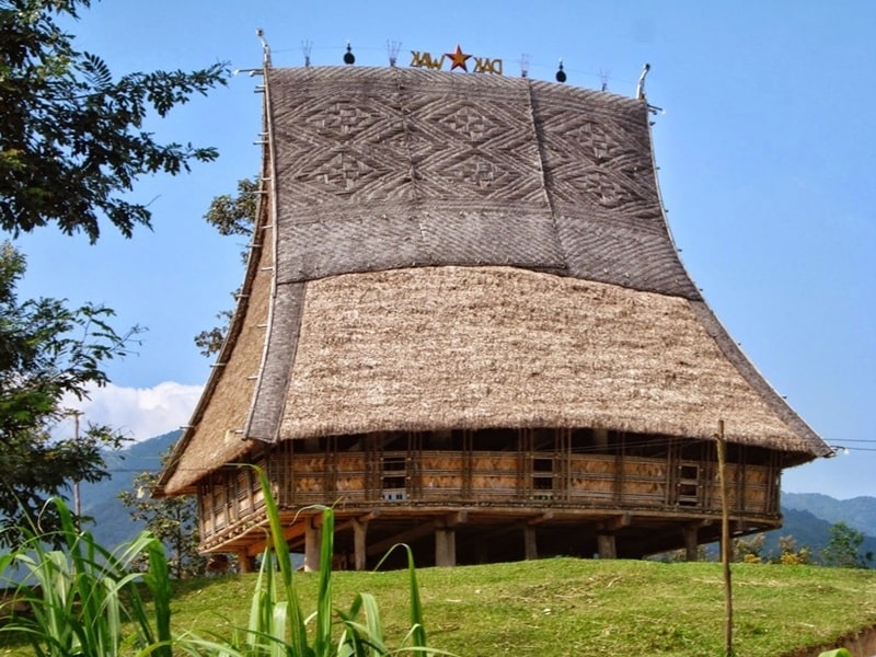 Nhà Rông truyền thống