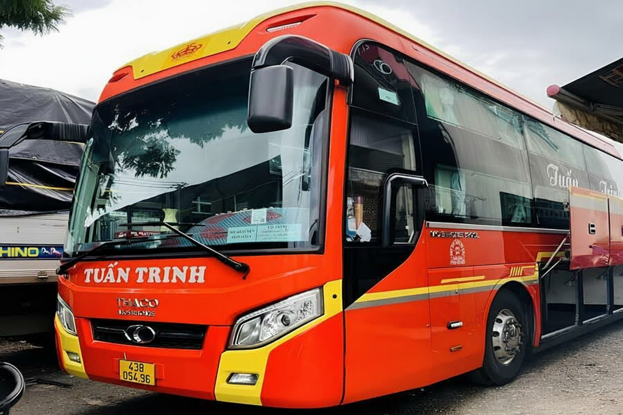 4. Nhà xe Nhật Tuấn