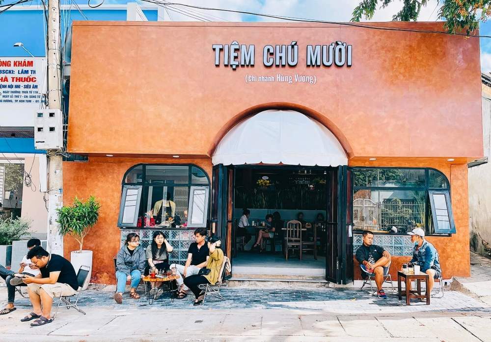 Tiệm Chú 10