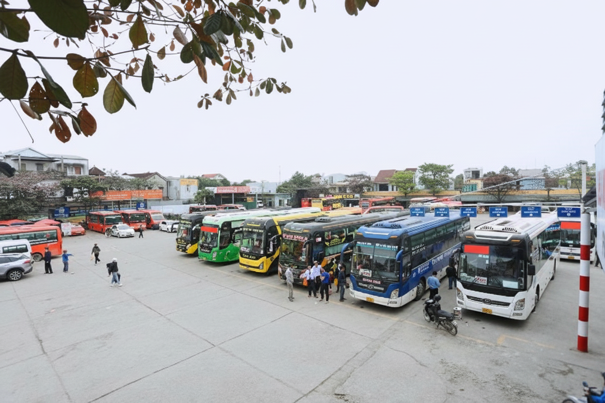 Cảnh đón trả khách nhà xe Huế Hội An Cảnh đón trả khách nhà xe Huế Hội An