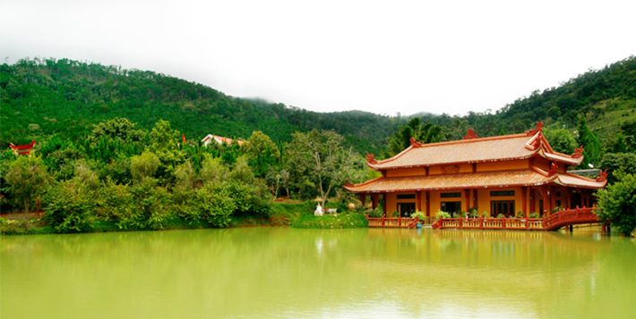 Trần Lê Gia Trang – Trúc Lâm Viên Đà Lạt