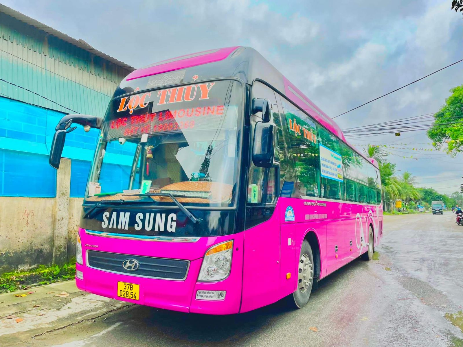 Nhà xe Lộc Thủy