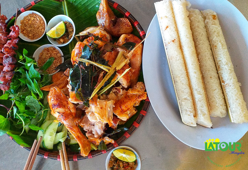 Cơm lam Măng Đen ăn kèm các món thịt nướng