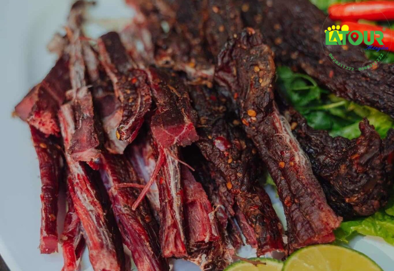 Thịt hun khói và bò khô Măng Đen