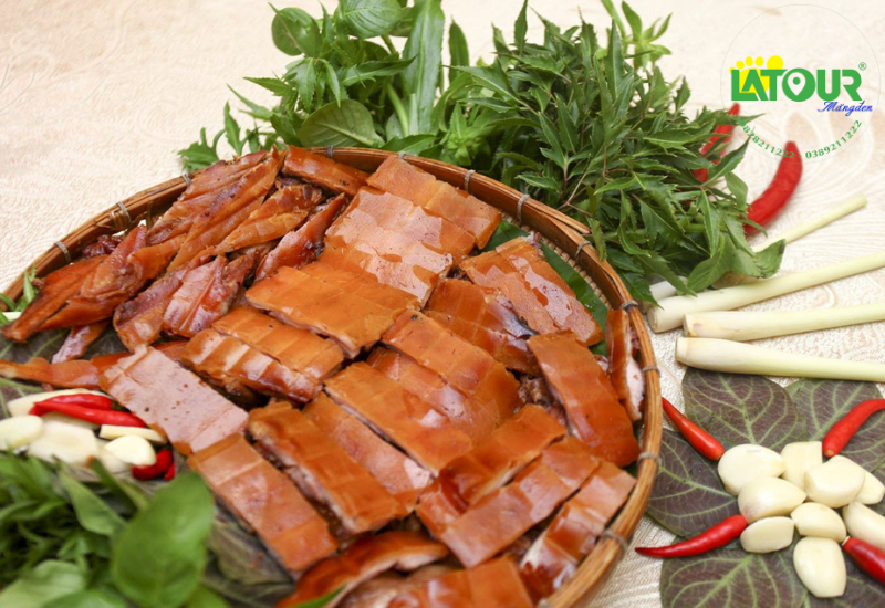 Món ngon Măng Đen - Heo quay