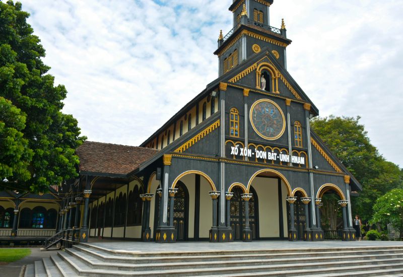 Nhà thờ Gỗ Kon Tum